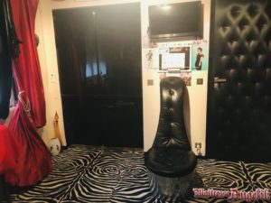 Donjon de maitresse angelik dominatrice sur paris 02